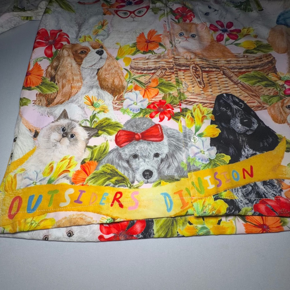 Outsiders Division Shirt Mens Medium Multicolor Cat Dog Festival Kitschy EUC - Picture 4 of 15